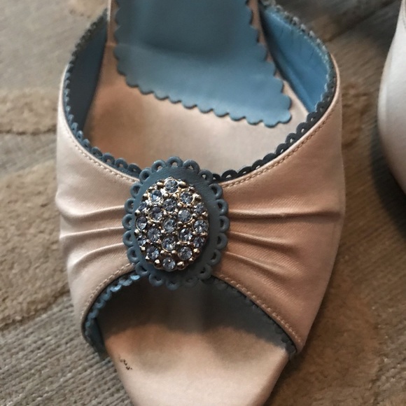 Charles David, pearl & blue color ladies shoes - Picture 2 of 8